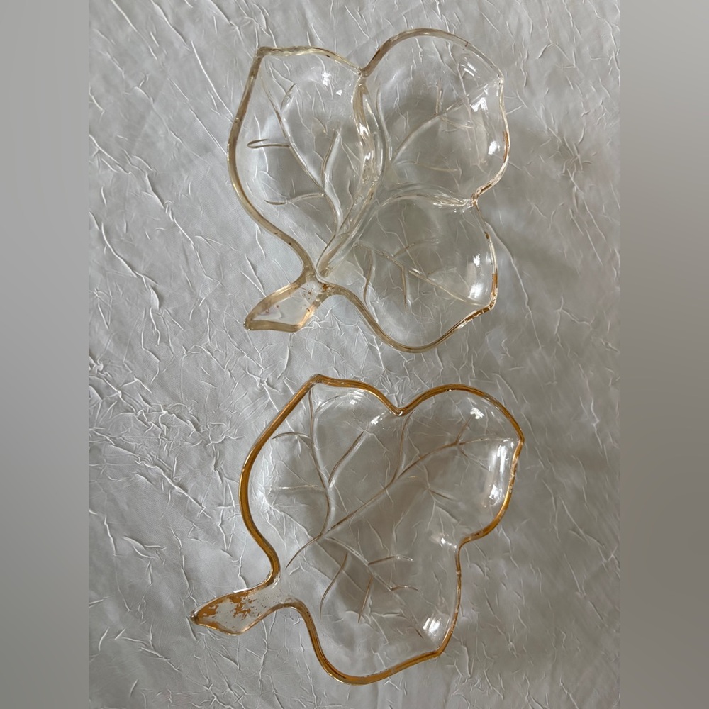 2 Vintage Leaf Shaped Clear Glass Plates With Gold Trim